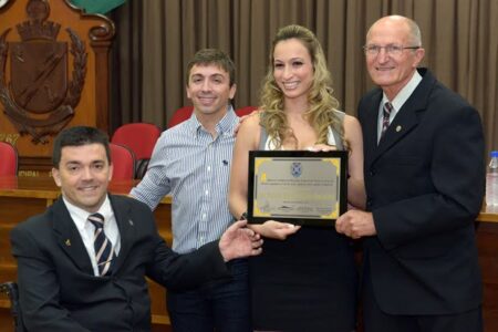 Atleta Ã© a mais jovem a receber o tÃ­tulo - Foto: Davi Negri / CÃ¢mara Vereadores de Piracicaba