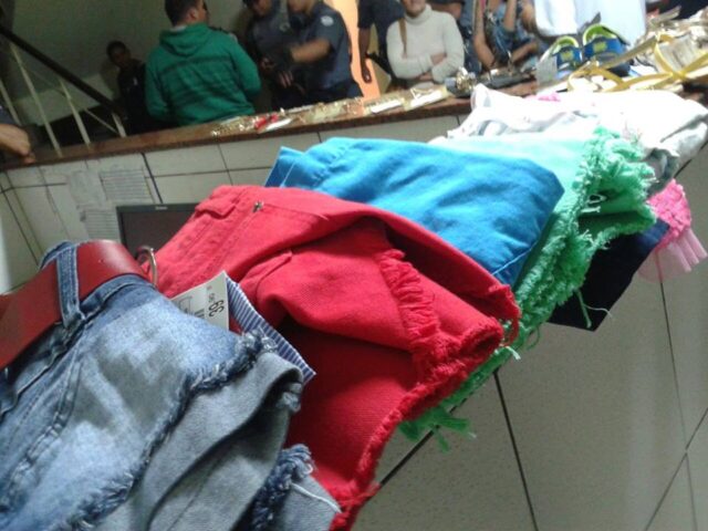 Mulheres lamentaram o ocorrido dizendo que nÃ£o precisavam cometer o crime - Foto: Valter Martins / Piracicaba em Alerta