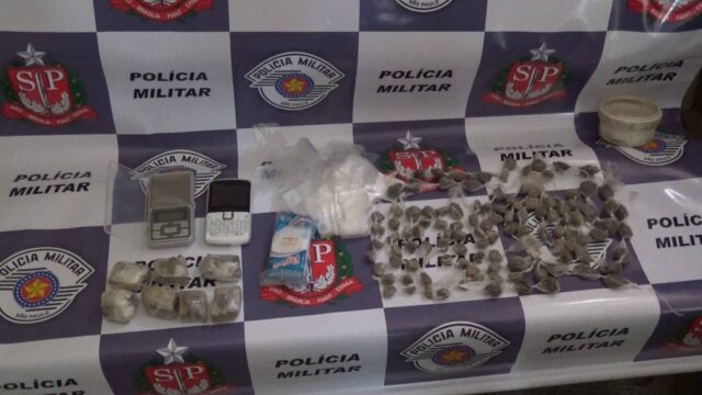 Segundo soldado que atendeu a ocorrência, drogas estavam prontas para a venda - Foto: Valter Martins / Piracicaba em Alerta