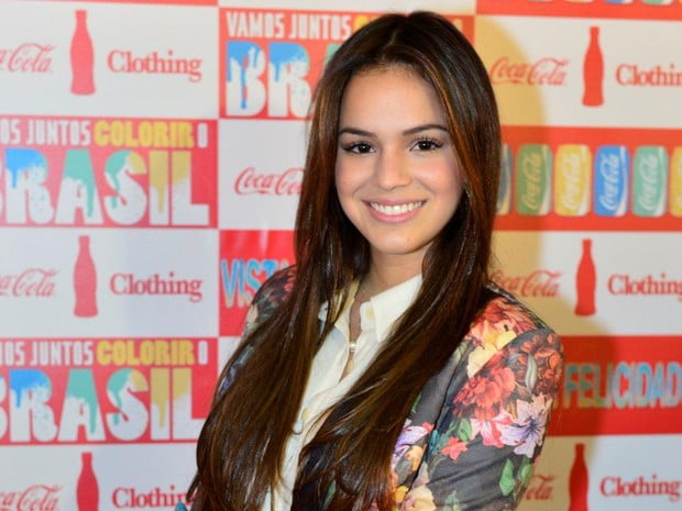 Bruna Marquezine grava suas primeiras cenas da próxima novela das nove