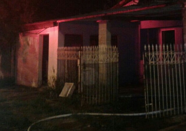 Casa pega fogo no distrito de Santa Terezinha, em Piracicaba