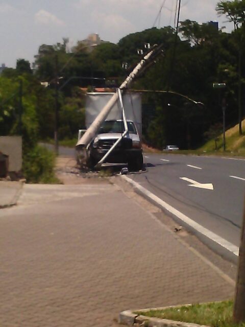 Acidente interdita grande avenida da Zona Norte de Piracicaba nessa Quarta-feira (21)