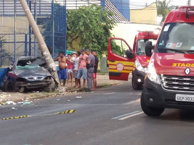 Em fuga, ladrão de carro derruba poste em Piracicaba