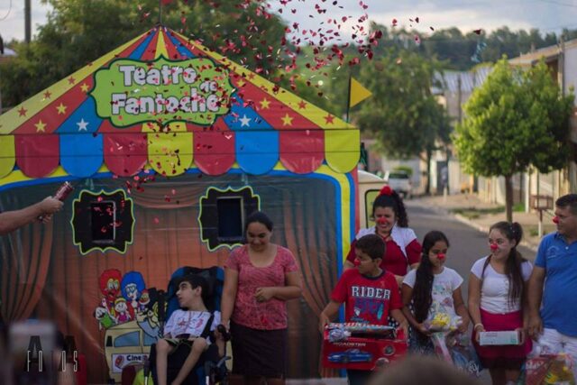 Adolescente especial de Piracicaba realiza sonho de conhecer palhaços