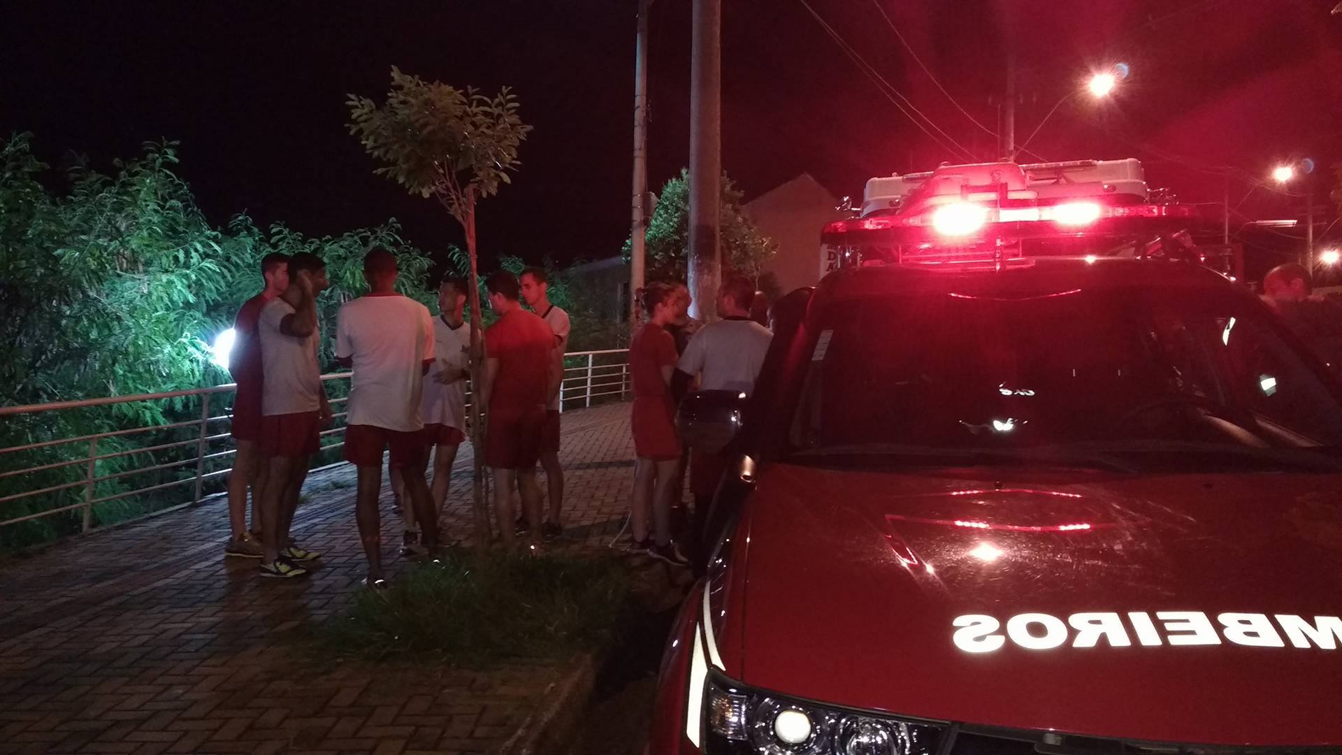 Bombeiros tentam, mas não conseguem salvar homem no rio Piracicaba