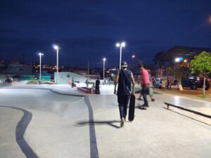 Nova pista de skate da Pauliceia, em Piracicaba, atrai esportistas de toda a região