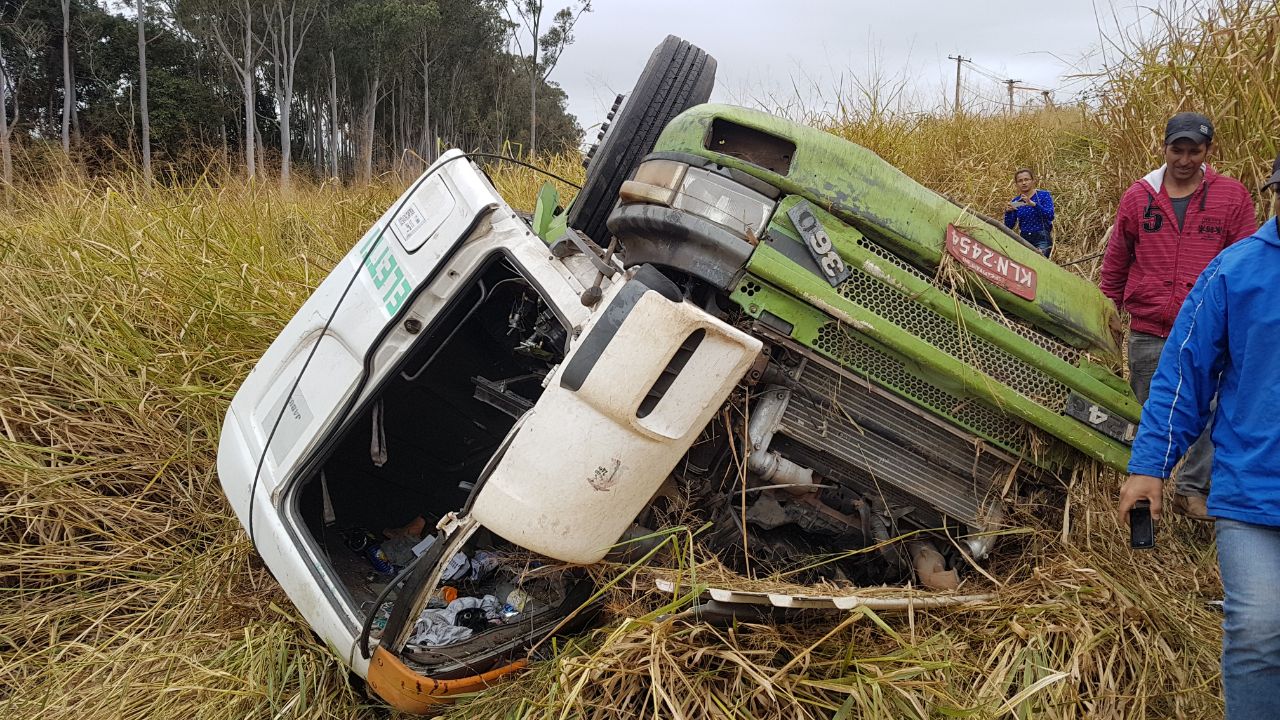 Homem morre em acidente de caminhão na rodovia que liga Rio das Pedras à Mombuca