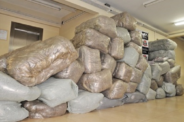 Servidores da Polícia Civil doam 480 cobertores ao Fundo Social de Piracicaba