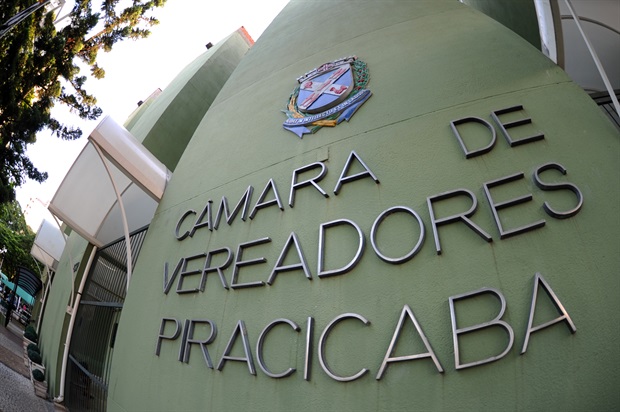Câmara de Piracicaba terá intérprete de libras em suas transmissões ao vivo