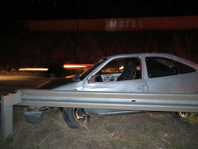 Aparentemente bêbado, homem provoca acidente na Rodovia Geraldo de Barros