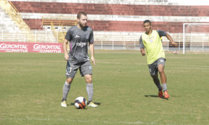Em busca da trinca, XV recebe o Linense no Barão