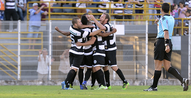 XV engata quinta vitória consecutiva e se aproxima da classificação antecipada