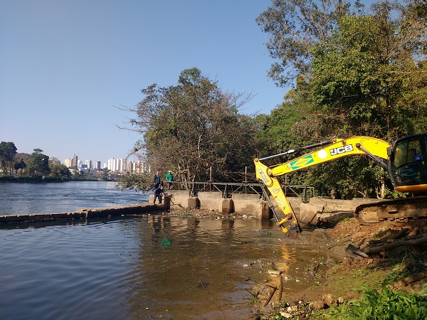 Atração turística, Canal do Mirante é limpo pela Prefeitura de Piracicaba