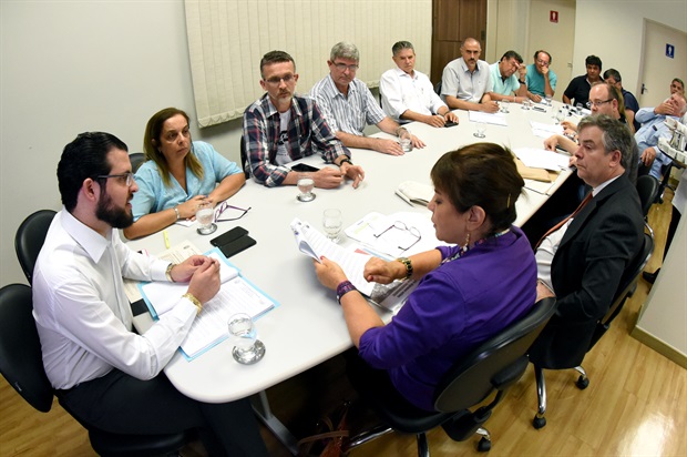 Câmara de Piracicaba inicia diálogo sobre plano de carreira de professores
