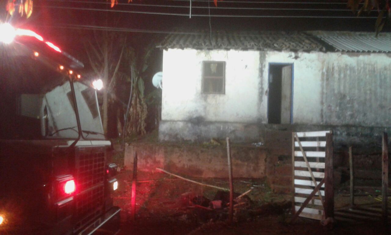 Fogo em residência mobiliza bombeiros de Piracicaba