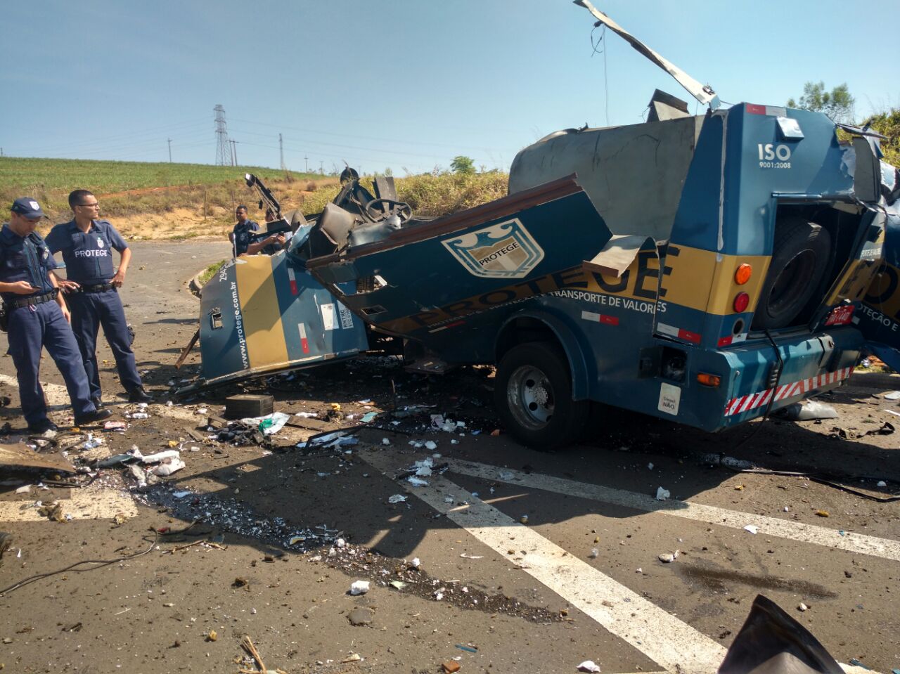 Fotos mostram como ficou carro-forte explodido em Piracicaba