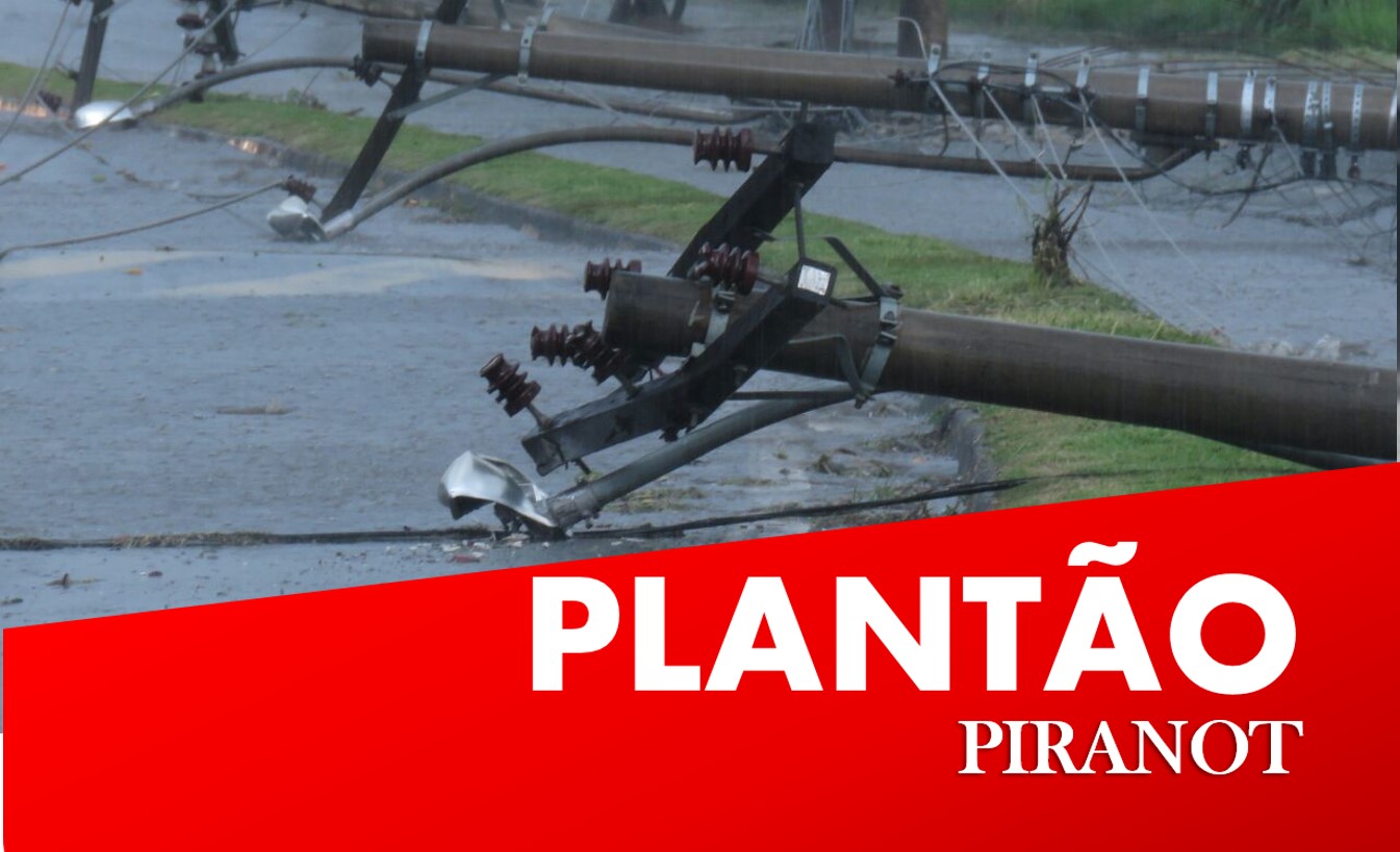 Temporal derruba quatro postes de energia no Algodoal, zona norte de Piracicaba