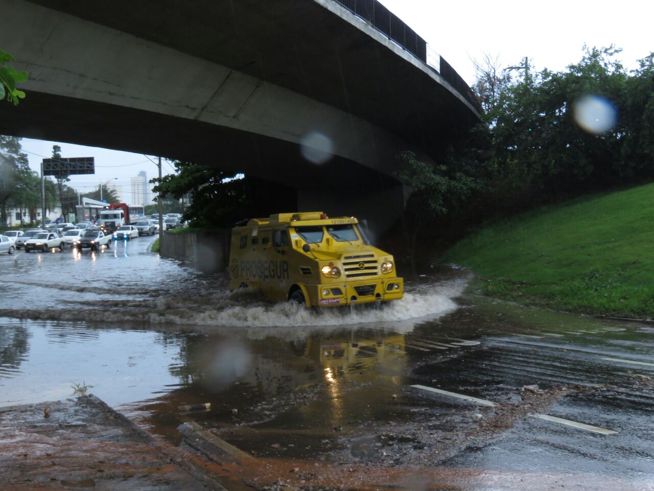 Piracicaba (SP) emite alerta para tempestades “com transtornos” até dia 02/01/22