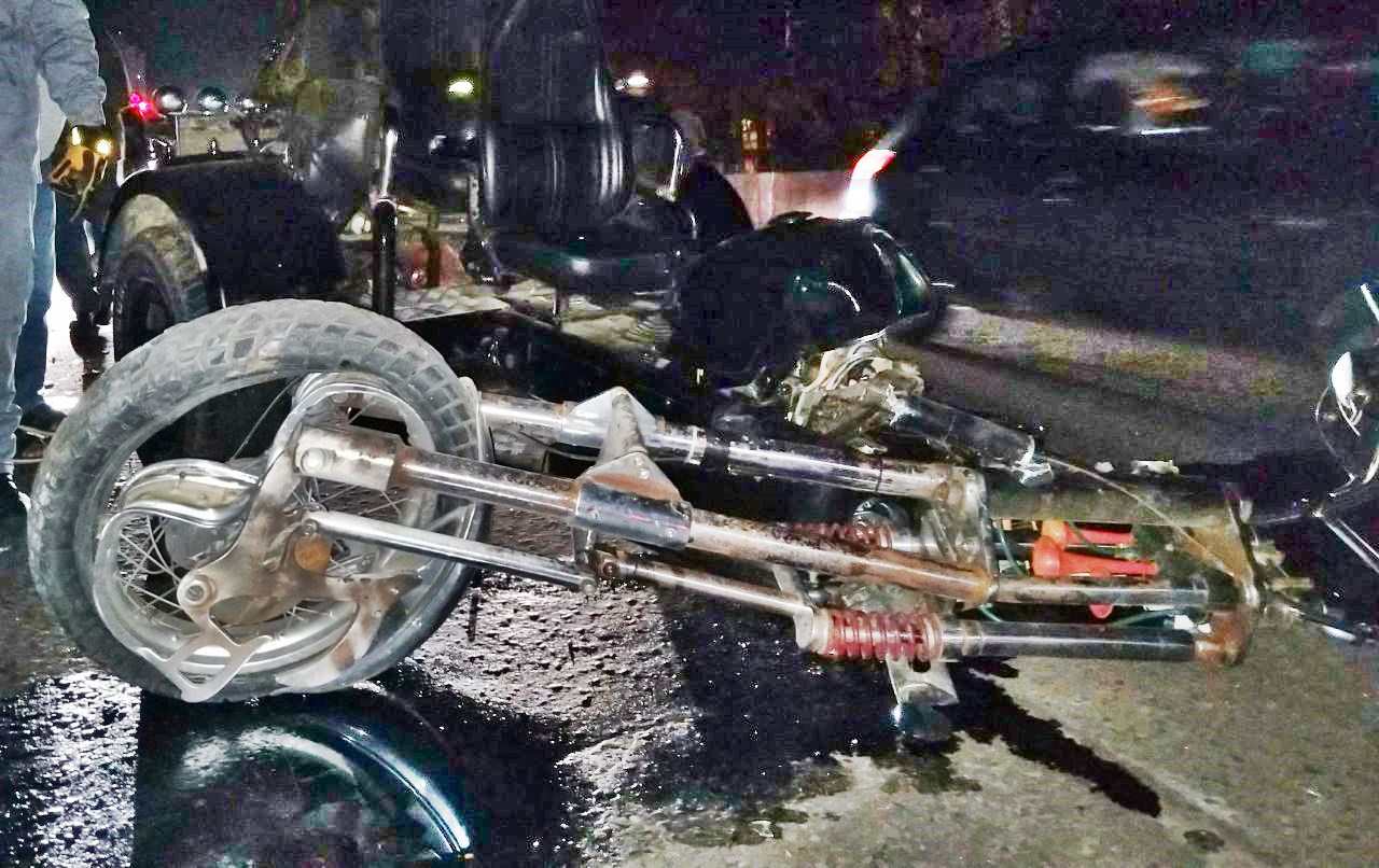 Triciclo bate em ponte da Rodovia Geraldo de Barros, em Piracicaba