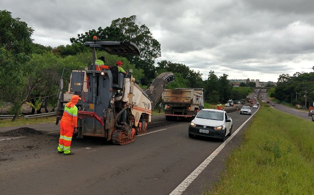 Recapeamento na Rodovia Geraldo de Barros tem início na manhã desta terça (13)