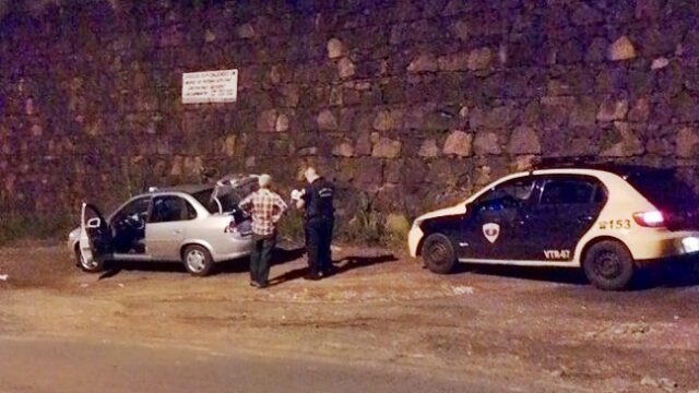 Taxista é encontrado em porta mala de carro, em Piracicaba