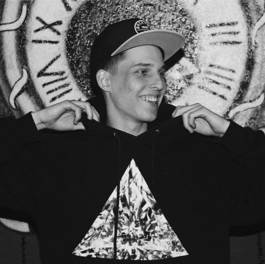 Jovem morto em acidente de carro em Piracicaba é sepultado