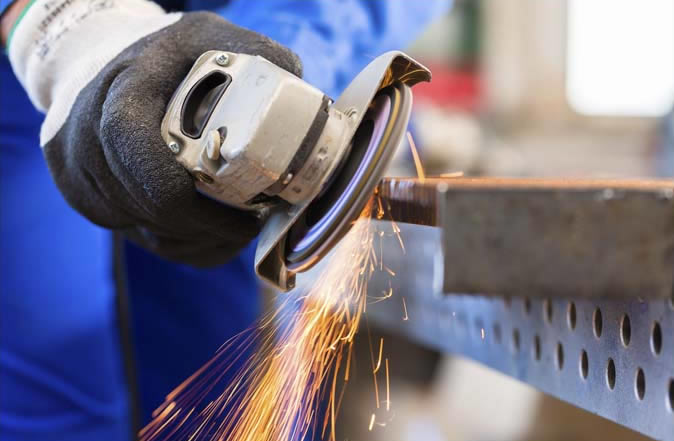 Empresa de Piracicaba abre vaga de trabalho para serralheiro