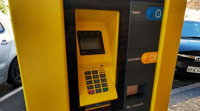Parquímetro passa a aceitar cartão de débito e crédito, em Piracicaba