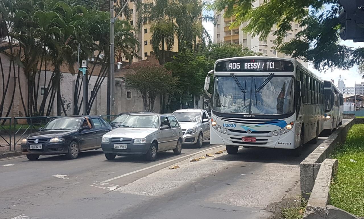 Mesmo sem conseguir combustível, Via Ágil manterá ônibus em circulação nesta quarta (30)