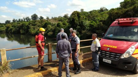 Motorista que caiu com carro no rio Piracicaba é identificado