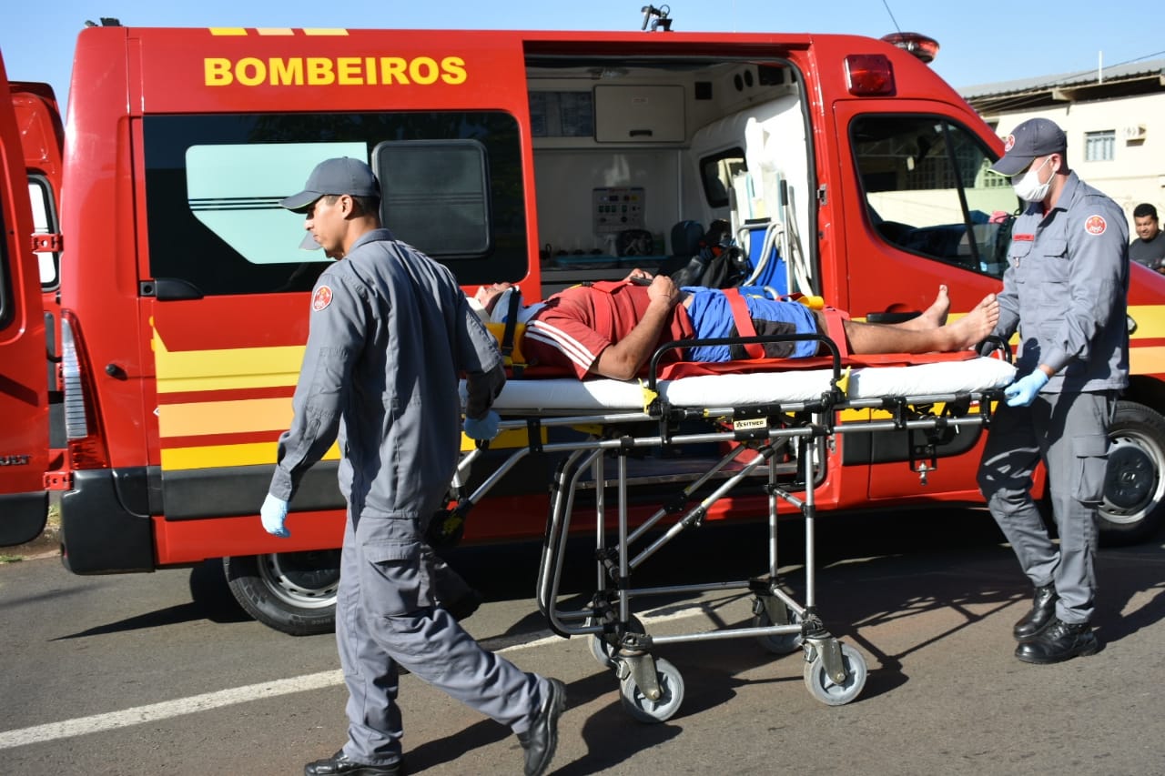 Acidente entre carro e bicicleta deixa uma pessoa ferida, em Piracicaba