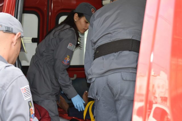 Mulher é atropelada ao atravessar fora da faixa de pedestres, em Piracicaba