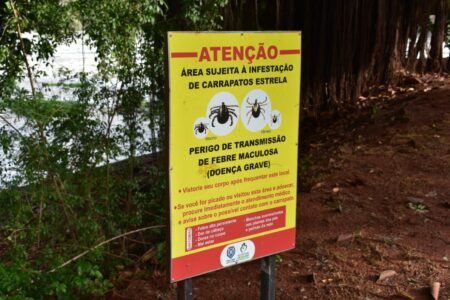 placa carrapato infestação