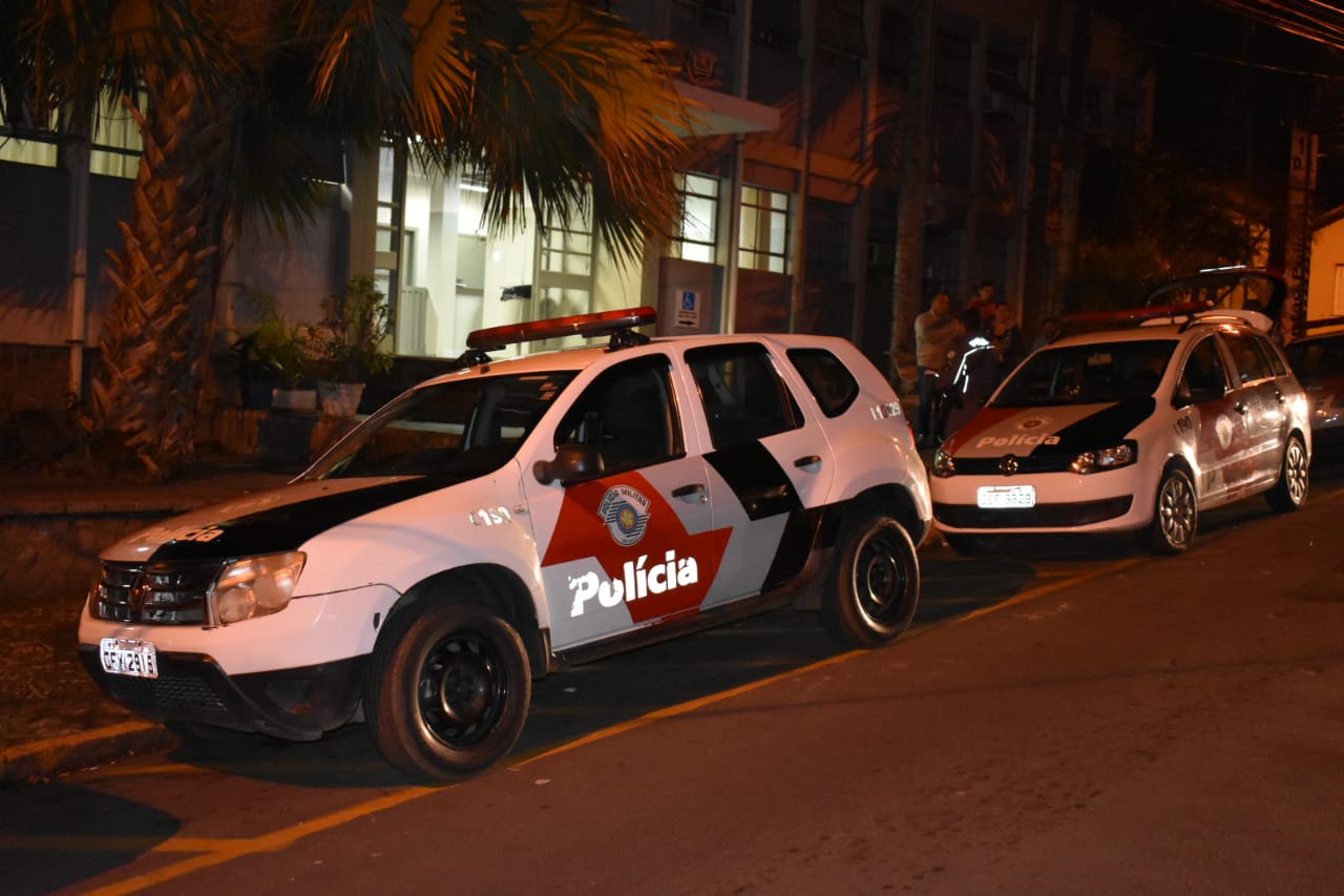 Mulher vai à casa do ex-namorado para ameaçar ele e a atual esposa, em Piracicaba