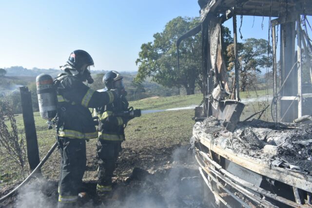 Via Ã¡gil - Ã´nibus em chamas