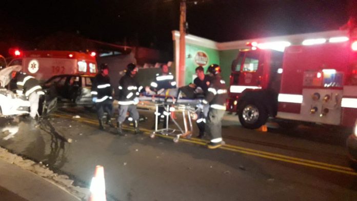 Cinco pessoas ficam feridas após grave acidente na Cecap em Limeira