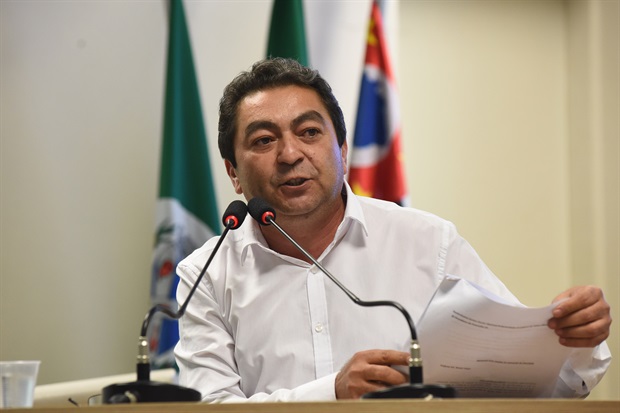 Compra de colchonetes foi a motivação de pedido de impeachment de Barjas