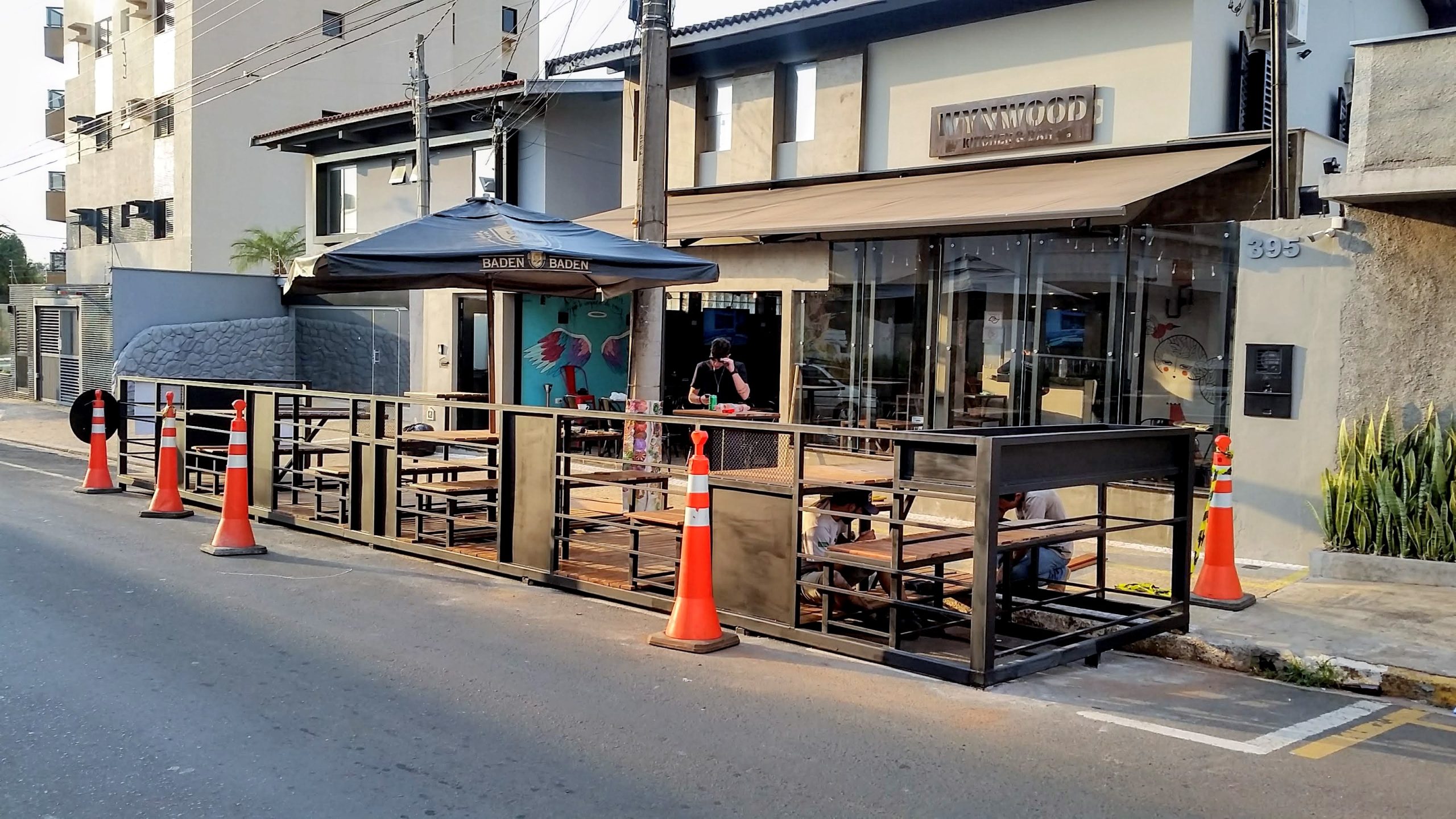 Primeiro parklet licenciado é inaugurado em Piracicaba (SP)