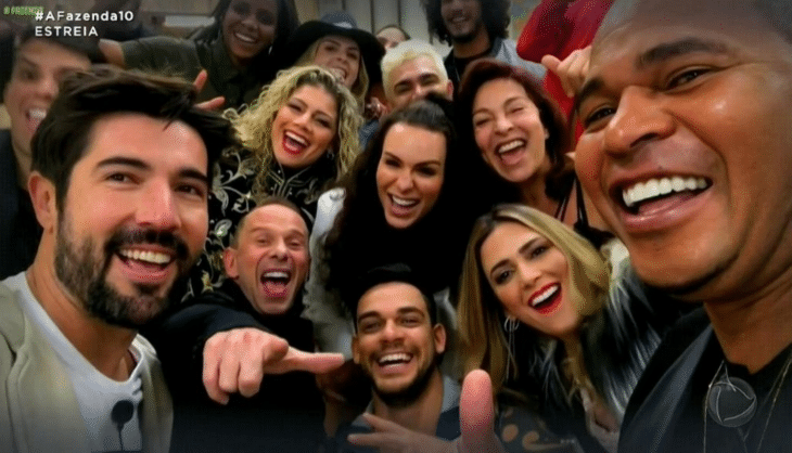 Marcos Mion apresenta os 16 participantes da A Fazenda 2018