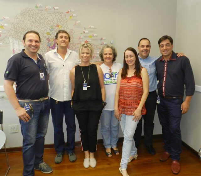 Entidades de defesa dos animais recebem 4,2 toneladas de ração e R$ 1000 em shampoo