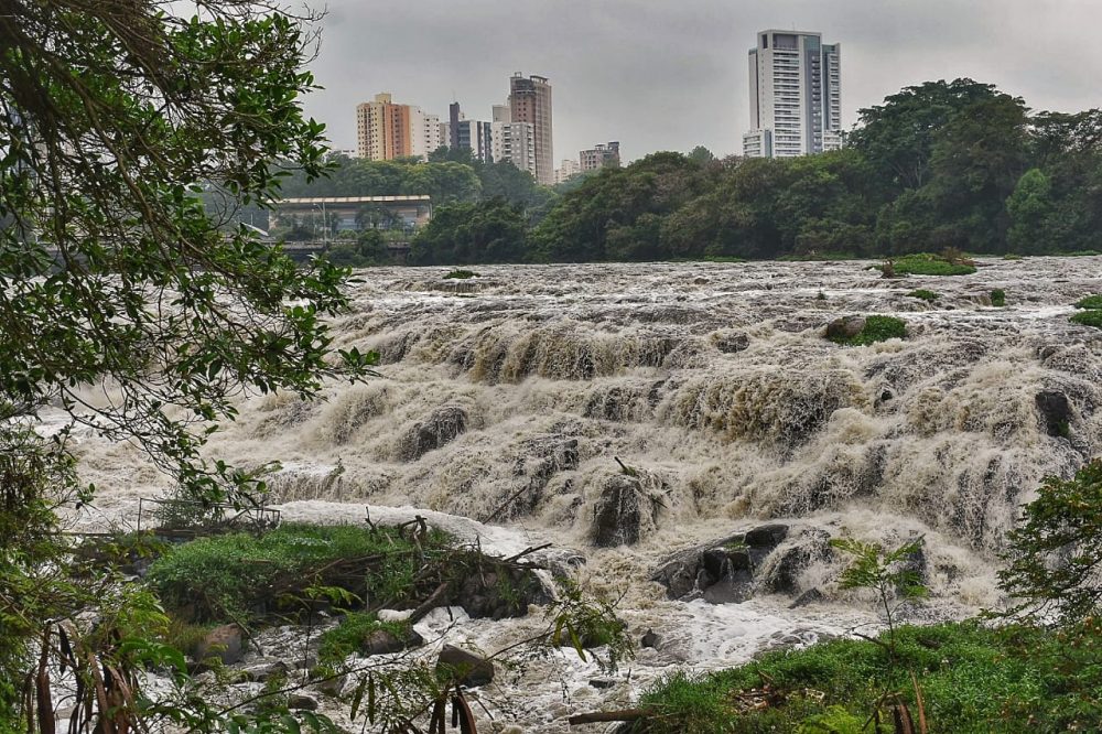 Após forte chuva, nível do Rio Piracicaba volta a subir nesta quinta (04)