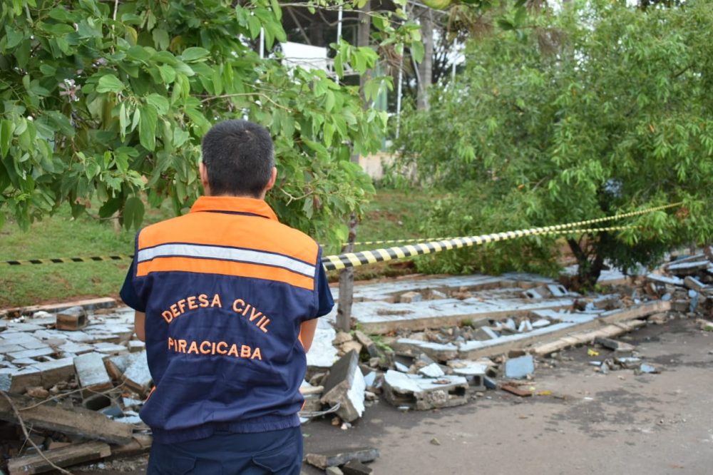 Chuva forte desta madrugada provocou vários estragos em Piracicaba