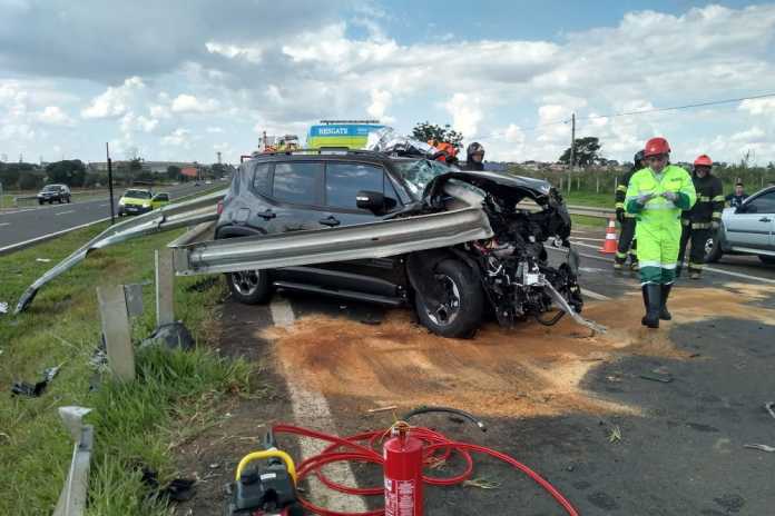 Homem de 57 anos perde controle de veículo e morre em grave acidente de trânsito