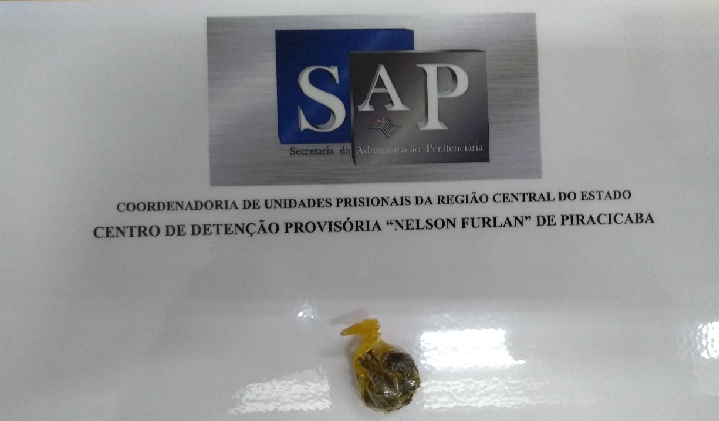 Em Piracicaba, mulher é presa ao tentar entrar na cadeia com maconha