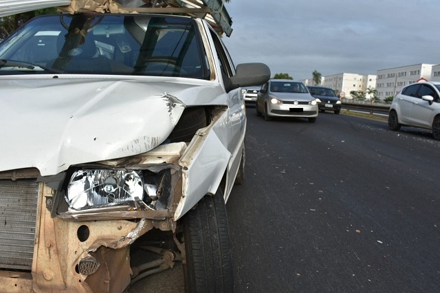 Colisão envolvendo quatro carros gera grande engarrafamento em Piracicaba (SP)