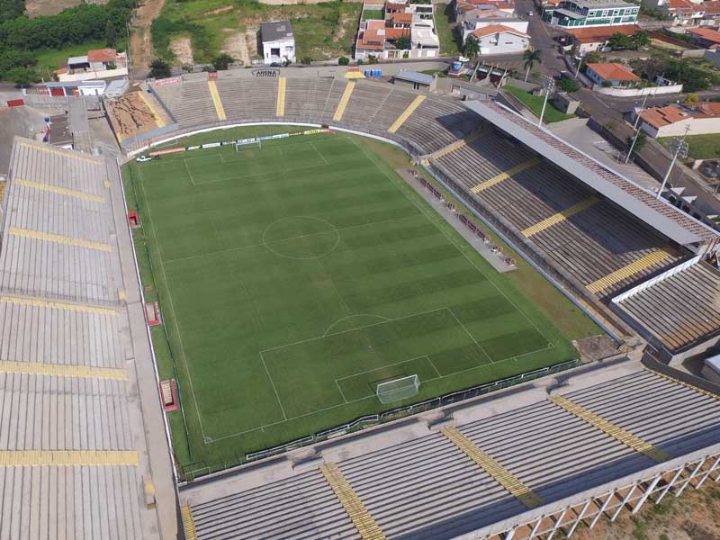 Indivíduos furtam sala de monitoramento de estádio em Capivari