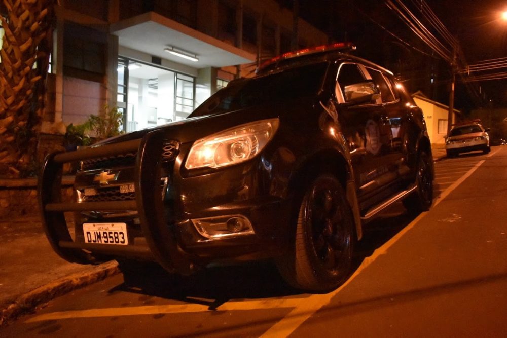 Em Piracicaba, jovem é agredido na Rua do Porto por cerca de 30 pessoas