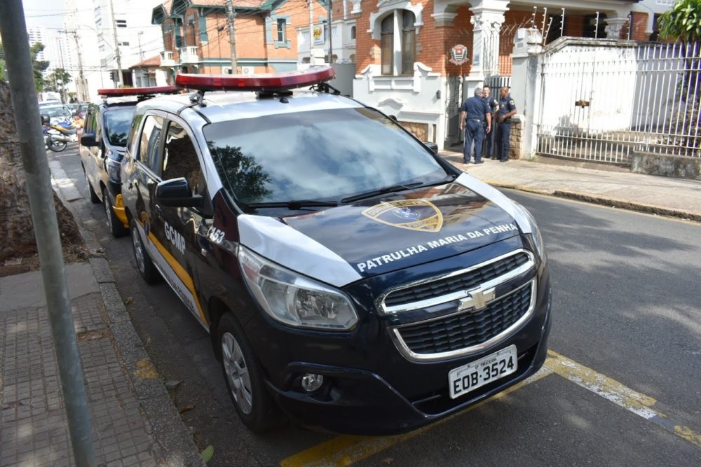 Em Piracicaba, homem agride a namorada de 38 anos com golpe de canivete