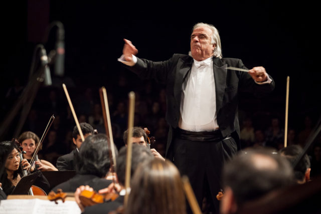 Orquestra Sinfônica de Piracicaba se apresenta com maestro João Carlos Martins João Carlos Martins