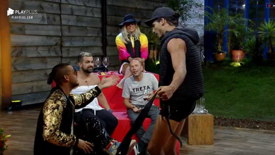 Enquete A Fazenda 10: quem deve ir pra Roça nesta segunda-feira (03)